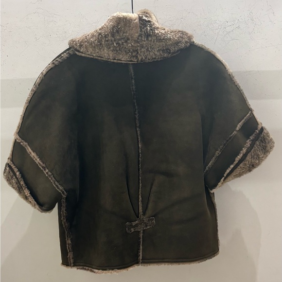 Oscar de la Renta Shearing Dark Brown  jacket reversible. - Picture 4 of 9